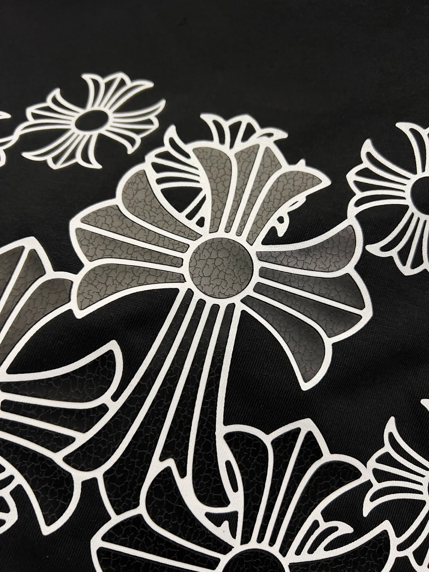 🅿️190 CH Crow 2025 Autumn and Winter New Short-sleeved T-shirt Cross foam design The real thing is great🔥Same size for men and women Loose version Size S M L XL XXL Five sizes Black White